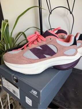 New Balance Gray & Pink WRPD Runner Sneakers Size US 8.5